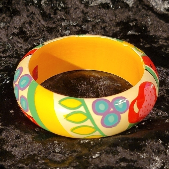 Vintage Wooden Fruit Salad Bangle Bracelet - Picture 7 of 9